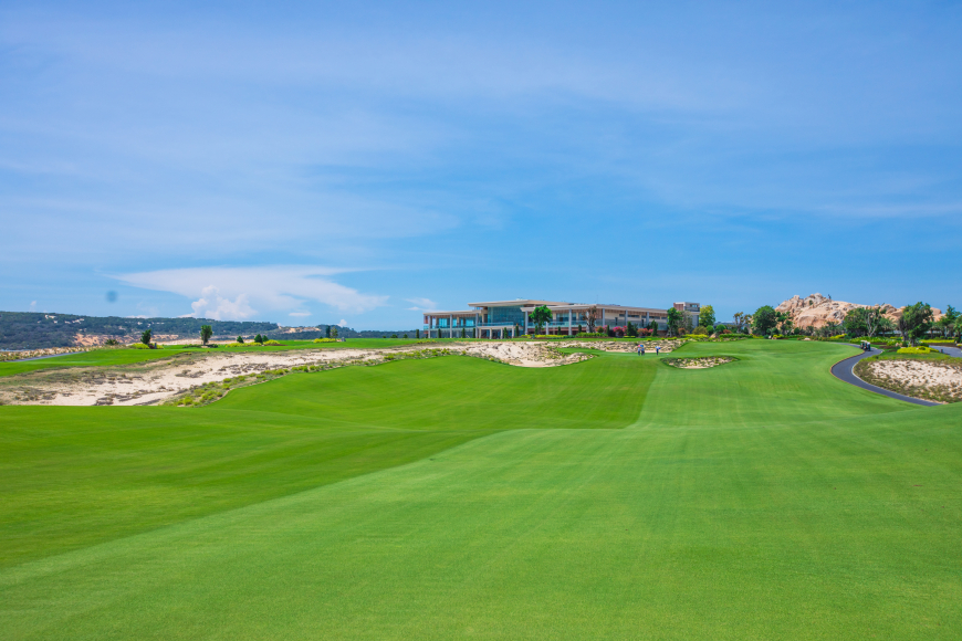 Der Golfplatz auf Phú Quốc wurde von internationalen Experten von IMG entworfen, die weltweit mehr als 100 Plätze gestaltet haben