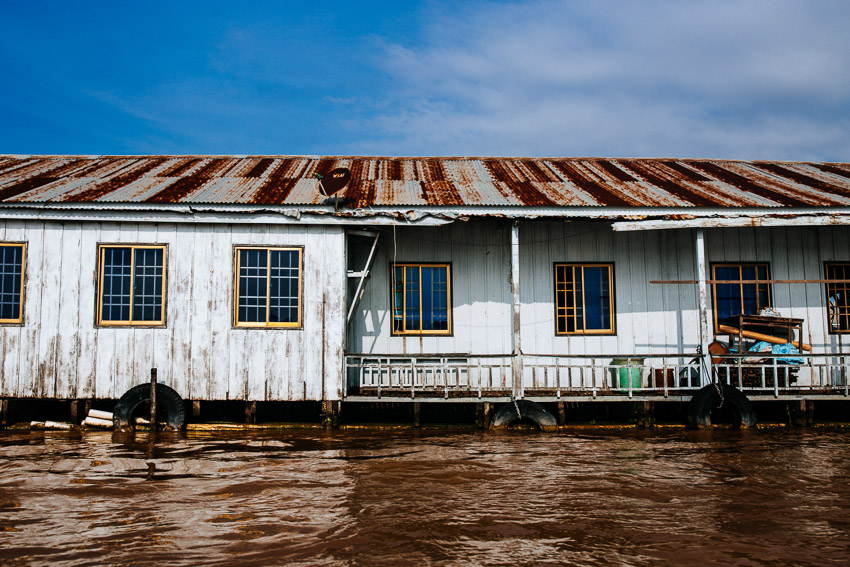 schwimmendes Haus im Mekong-Delta