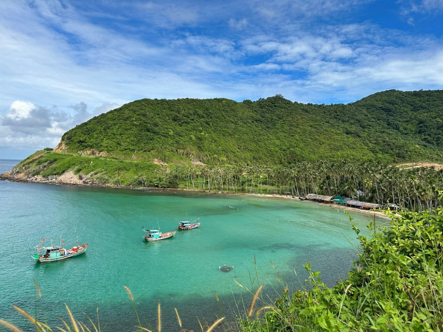 หาด Cay Men บนเกาะฮอนลอน
